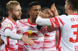 贝博体育里程碑夜！法兰克福队长鼓劲，德国杯加时末段刷纪录，压力陡增，身体对抗强度拉满的简单介绍