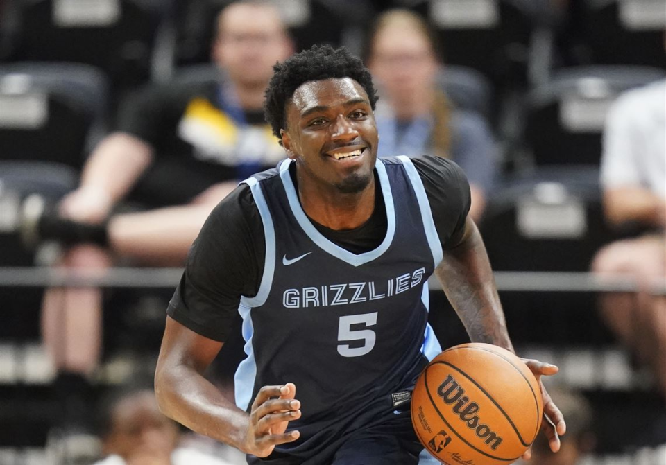 关于从深圳男篮围绕NBA常规赛伤情更新到Doinb连续十二场比赛得分超过问鼎冠军，冲刺阶段法兰克福备战欧篮联的信息